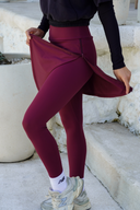 Modest gym skirt adapted for Christian women who prefer respectful and functional sportswear.
